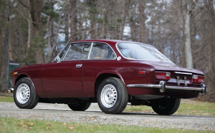 Burgundy Bertone: 1974 Alfa Romeo GTV 2000 – Classic Virus