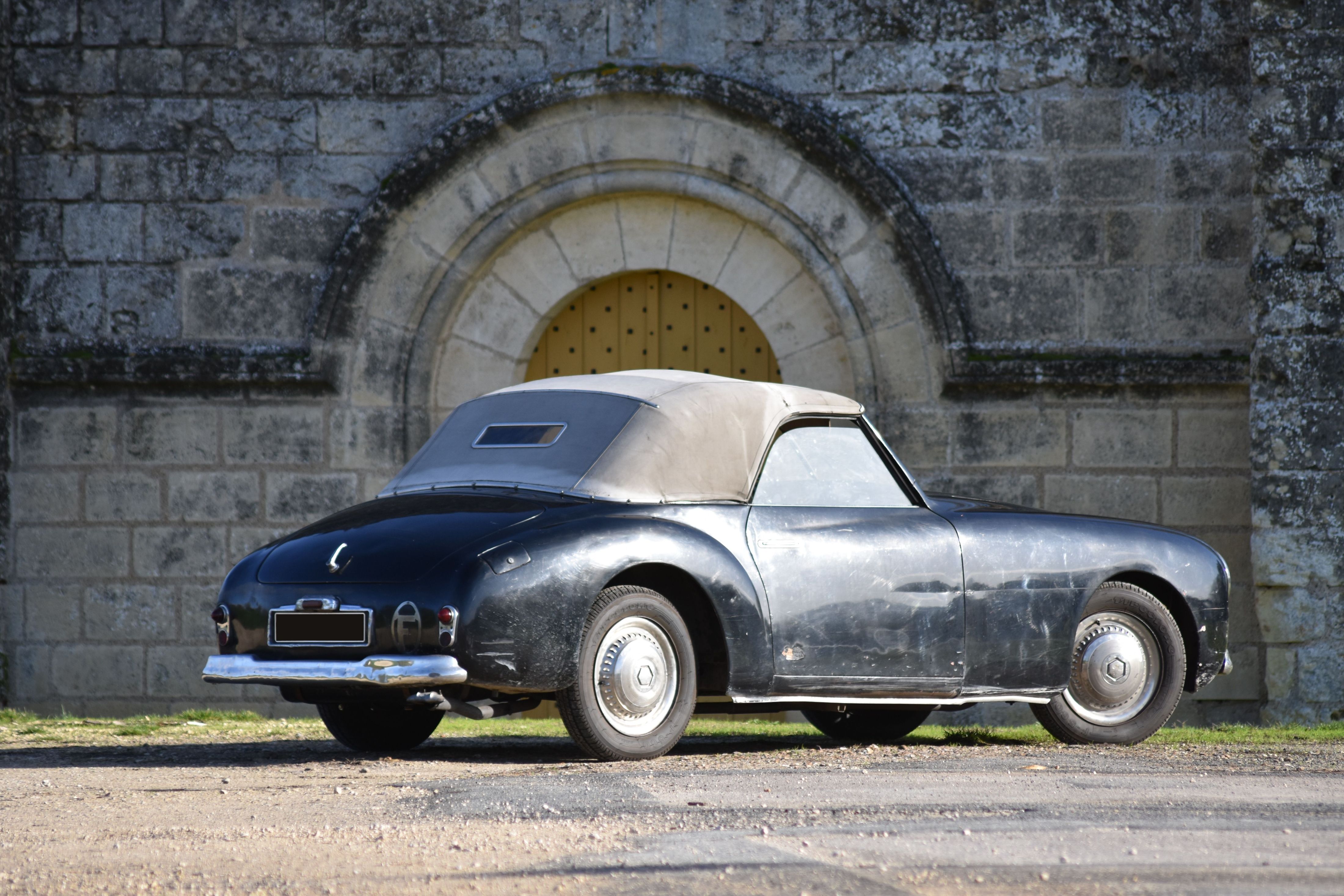 One family car: 1951 Simca 8 Sport Cabriolet – Classic Virus