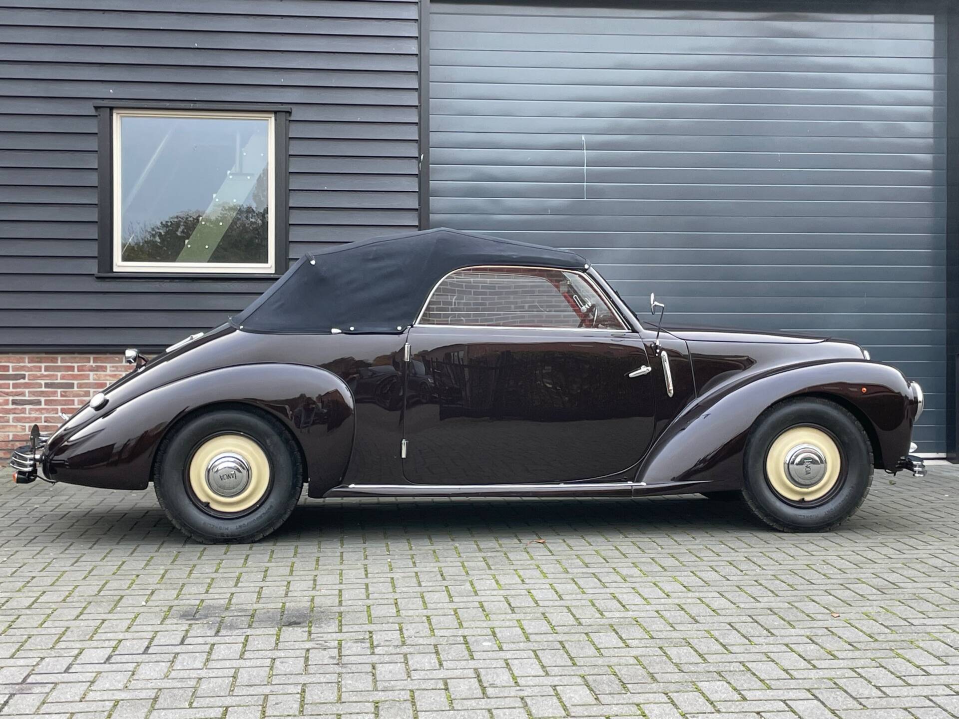 The great couple: 1939 Lancia Aprilia cabriolet by Bertone